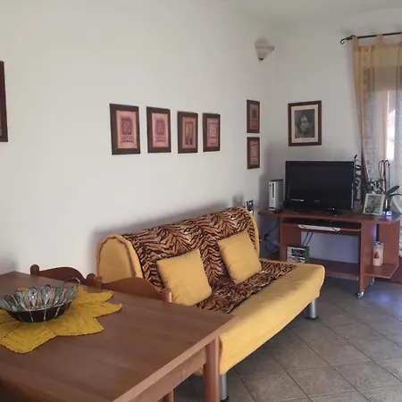 Casa Paese Via Monti Holiday home *